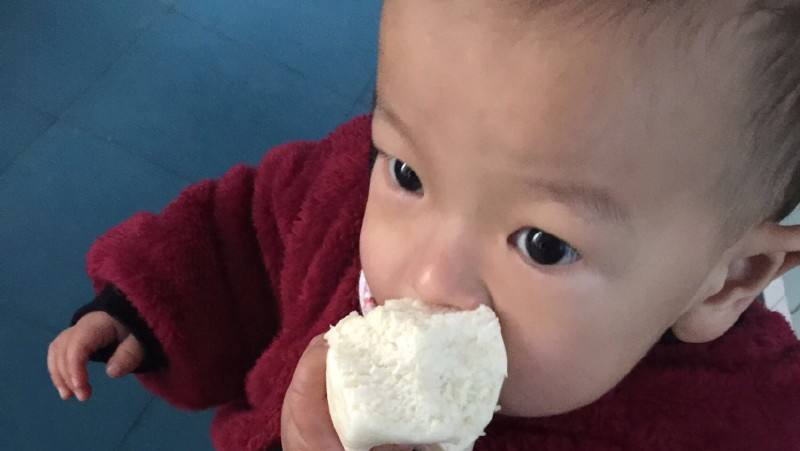 宝宝流鼻涕咳嗽20多天一直不好,孩子一流鼻涕就很久才好是鼻炎吗