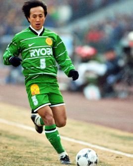 近三十年国足队伍里的朝鲜族战士，当世三杰加足坛父子兵