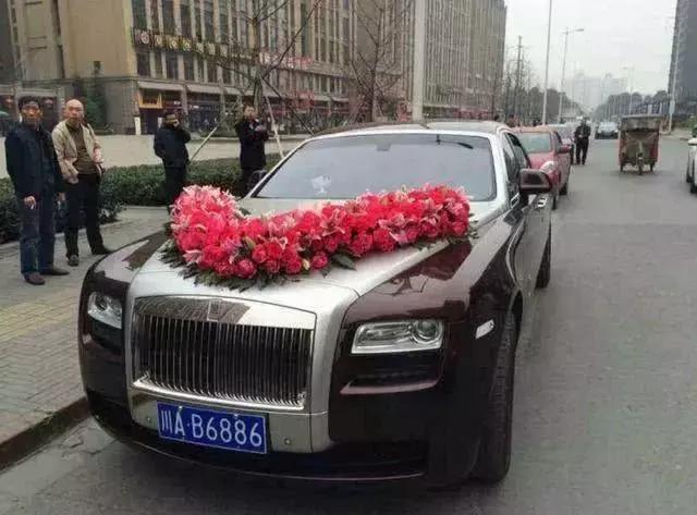 买一台劳斯莱斯跑婚庆能赚回本吗,贷款买劳斯莱斯每月还15万