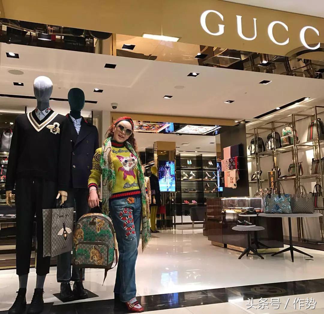 这位爱名牌爱到骨子里的日本大妈，家里的GUCCI简直数不清！