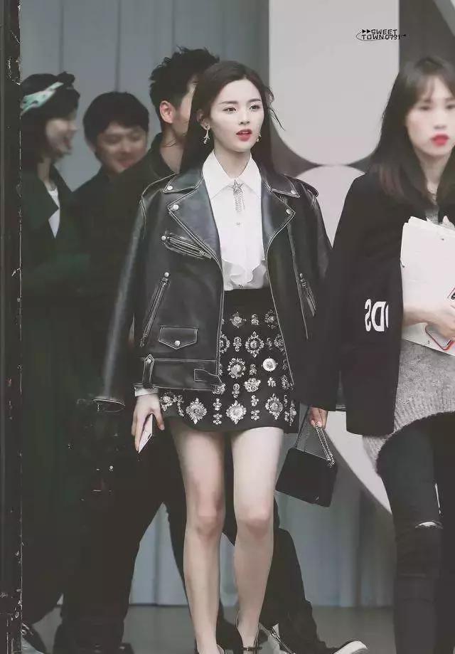 杨超越美貌惊呆众人,锦鲤杨超越人生开挂