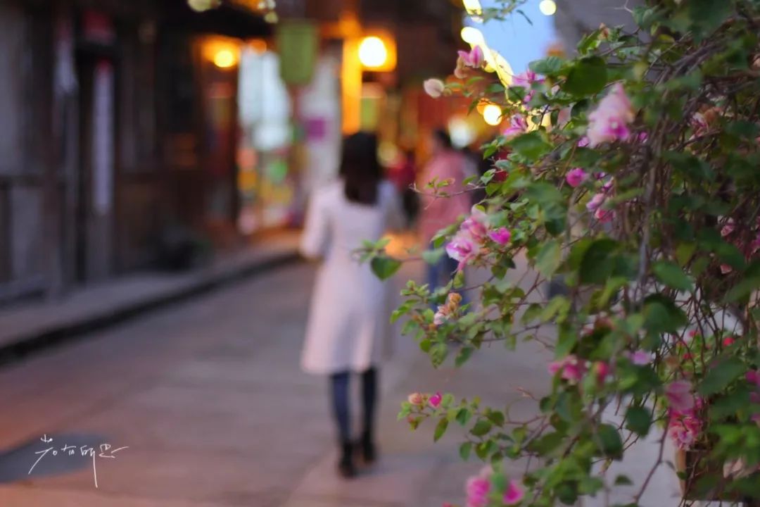 没有人来人往的城市,没有人山人海的地方