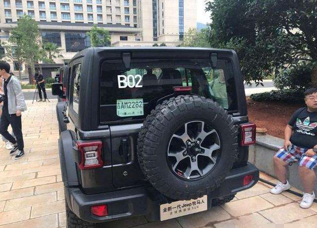 黑色jeep牧马人,jeep新款牧马人罗宾汉驾驶质感