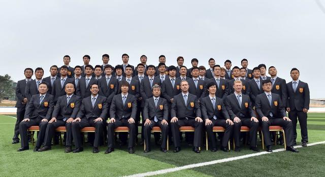 婚姻帽子戏法!男足的强项换老婆,演员、模特换完一个又一个?