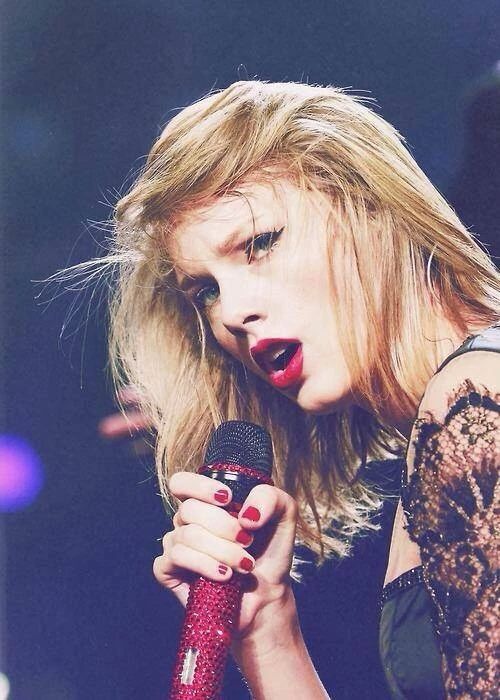 这个经历84段恋情,圈粉5亿的歌手:做自己,全世界都会为你鼓掌