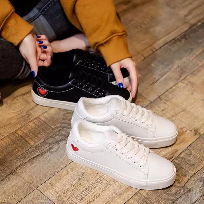 冬季加绒小白鞋加厚百搭,秋冬加绒小白鞋推荐