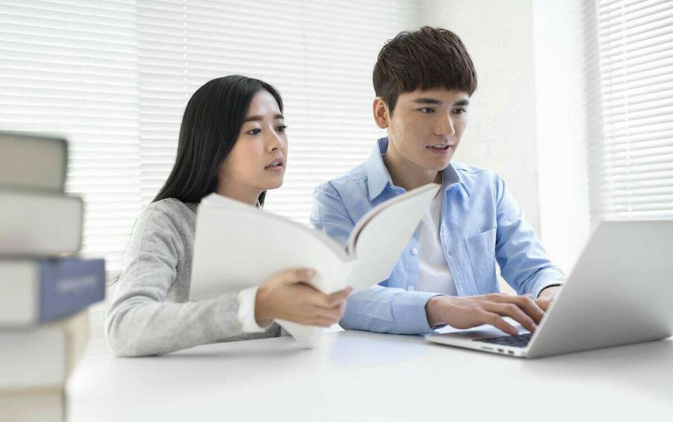 上高二的孩子厌学怎么办,孩子上初中早恋了怎么教育