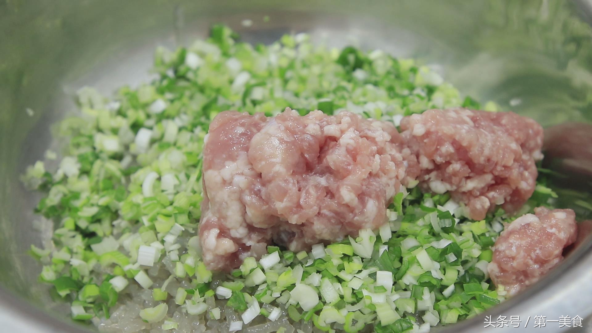 家常水煎包，掌握和面、调糊的技巧，自己在家做，想失败都难