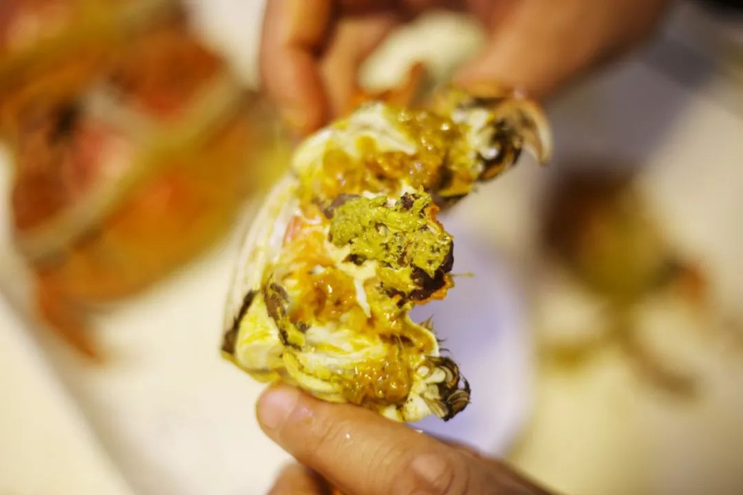 品尝清蒸大闸蟹公蟹和母蟹,清蒸大闸蟹前蟹需要处理吗