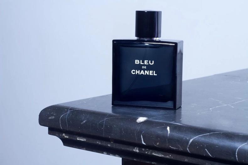 适合一年四季喷的男士香水,有什么让人闻起来就上瘾男士香水