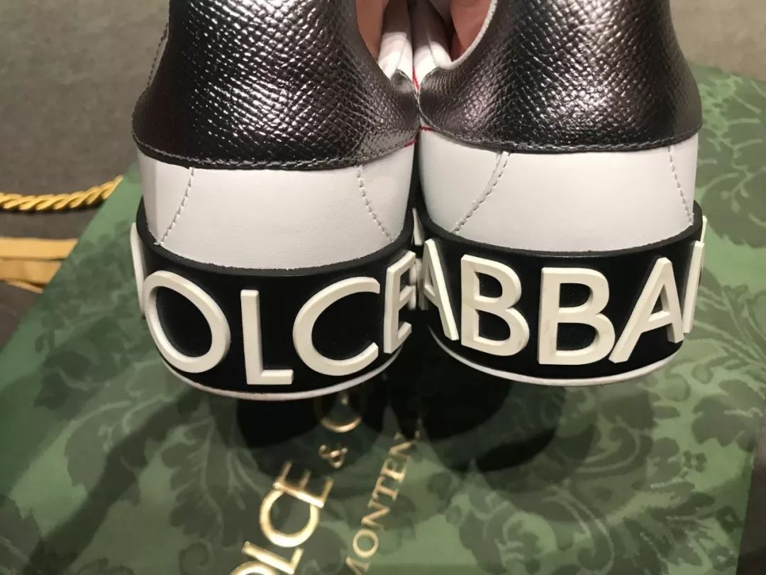 编辑们去了一趟时装周，攒了半年的工资全！没！了！