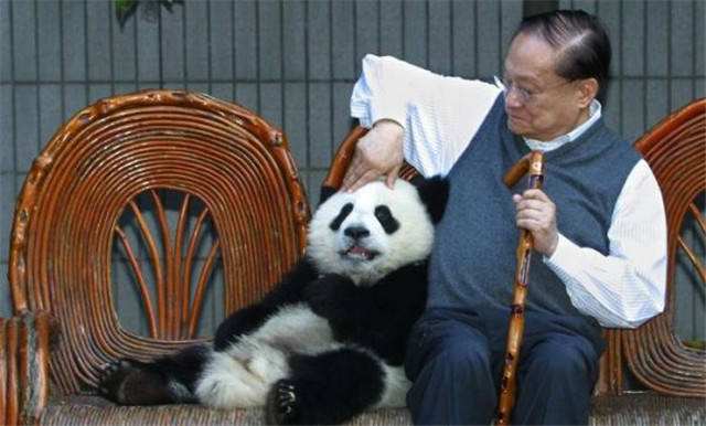 金庸最有名的两首诗,金庸作品中的经典诗句