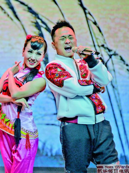 新华每日电讯｜踩着安塞腰鼓激昂的鼓点，伴着信天游高