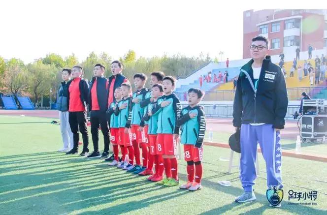 中国足球高光时刻打韩国3-0,扛起足球大旗