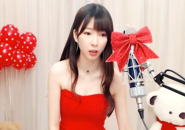 利哥开播回应小白龙等参加杨大爷回归首秀并没有说不让他们去