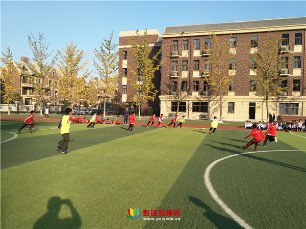 龙市小学vs联丰小学足球比赛,桃花园小学vs中尧路小学足球比赛