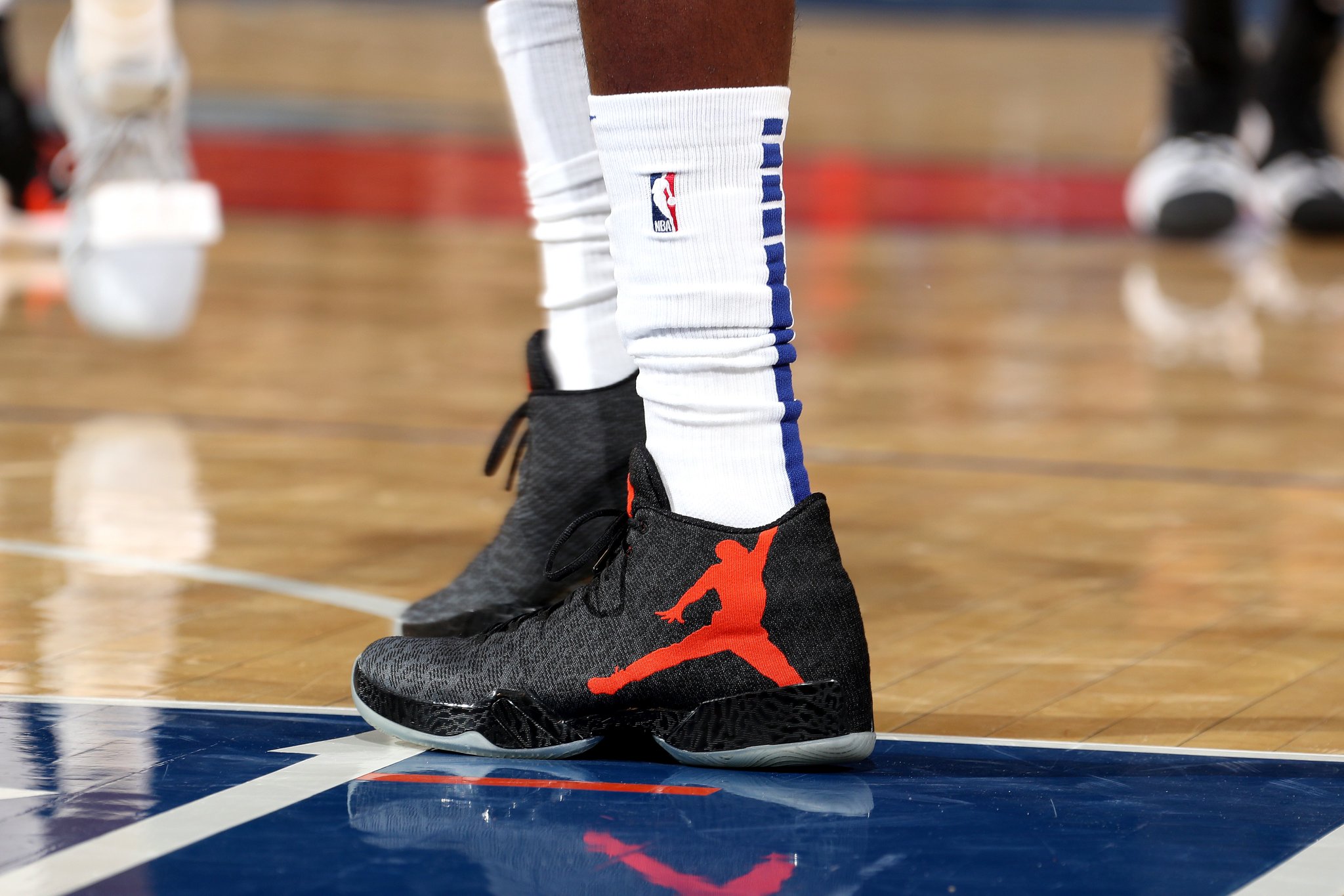 汤神回归穿的篮球鞋,汤神签约安踏前穿什么鞋