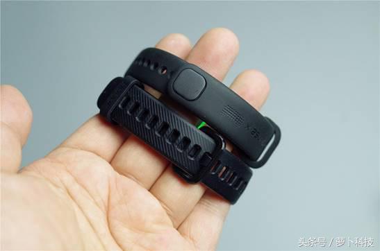 乐心手环5VS荣耀手环4：都说要搞定专业健身+购物？