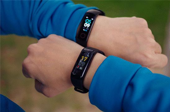 乐心手环5VS荣耀手环4：都说要搞定专业健身+购物？