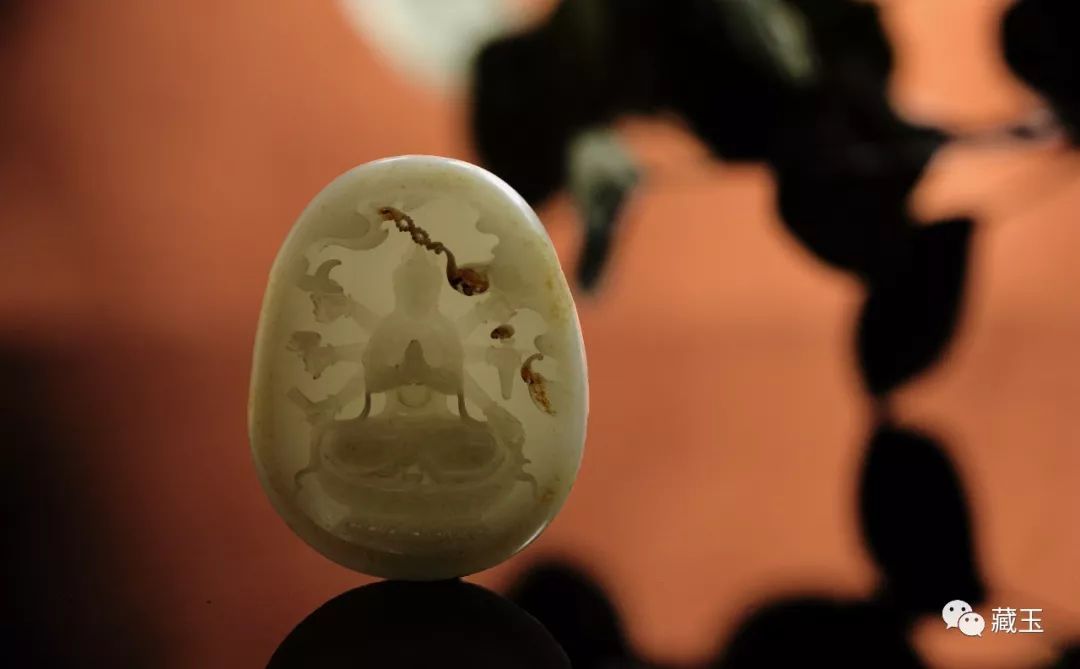 戴和田玉吊坠可以洗澡吗,和田玉手镯可以戴着洗头洗澡吗