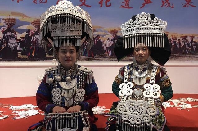 彝族银饰加工过程,凉山彝族银饰手工技艺