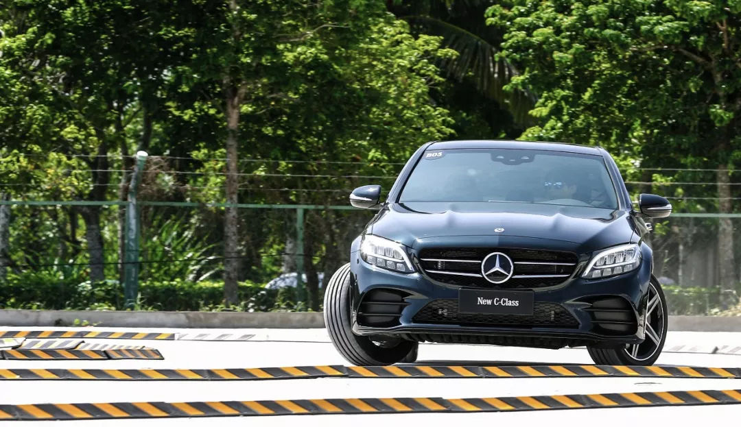 奔驰c20017款试驾,奔驰e2601.5t加48v轻混动力怎么样