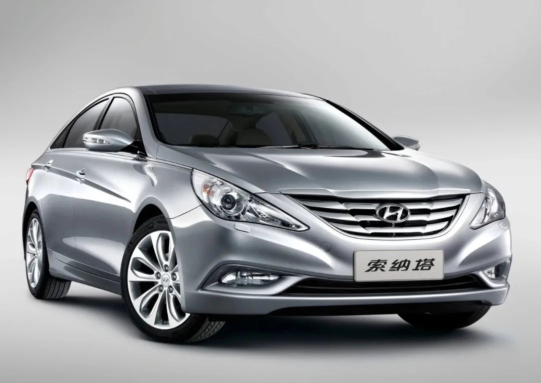 现代捷尼赛斯300,超雷克萨斯的车