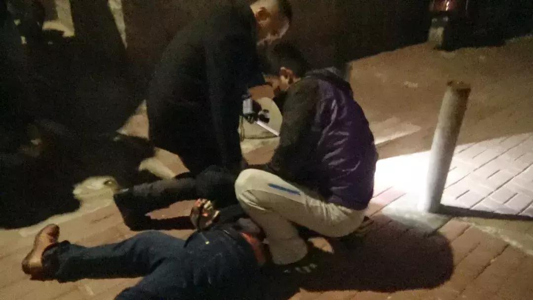 烟台立交桥下五个“洗头房”一夜被端!6人被拘!