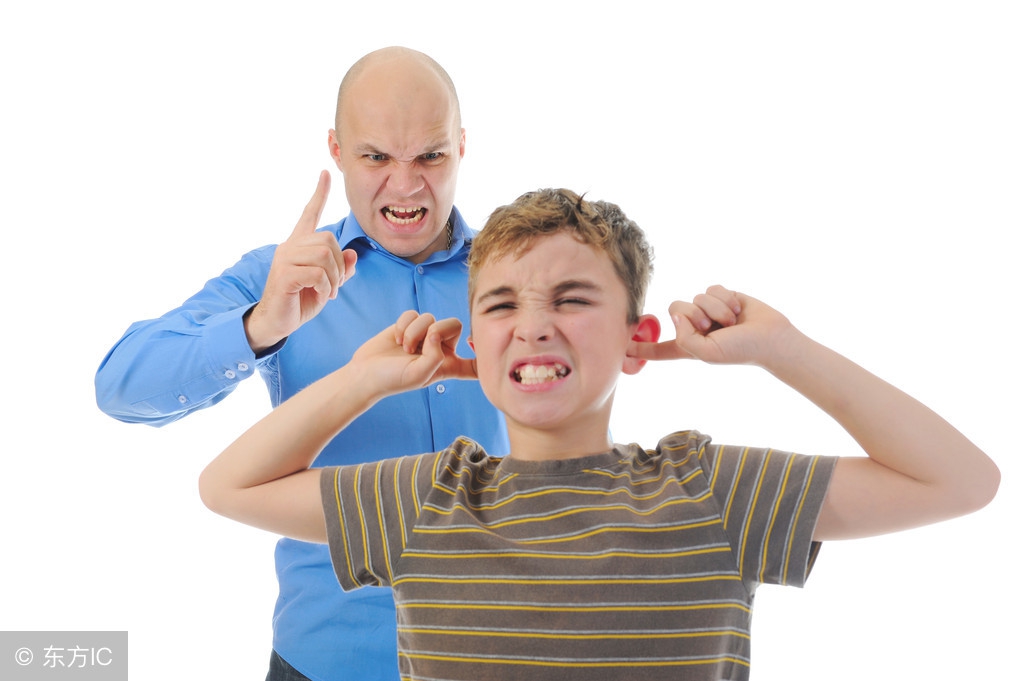 18岁女儿被爸爸打,18岁的女儿被爸爸打