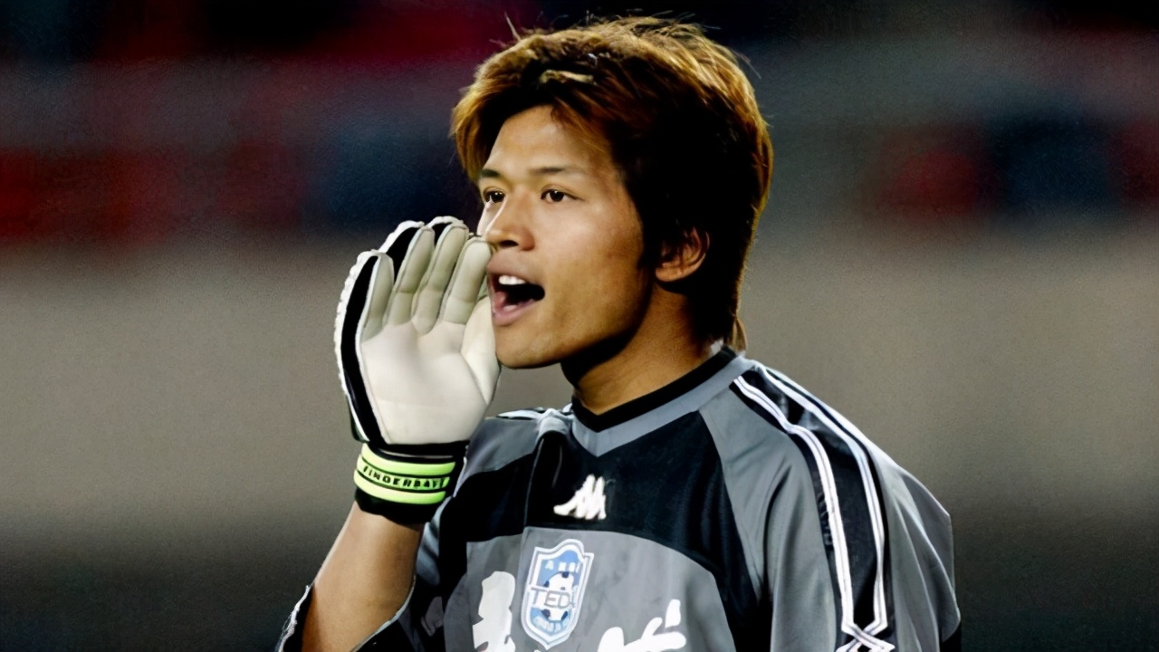 陈威颜骏凌上港,上港门将进球