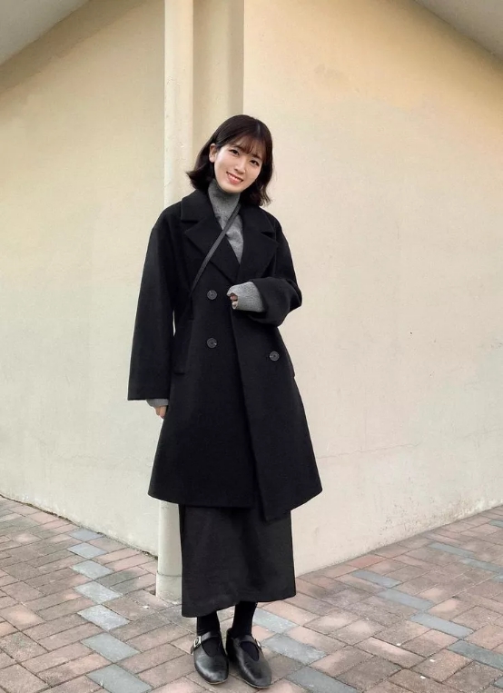 韩系穿搭女生秋冬素人,外套裙子今冬最in混搭