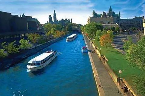 加拿大简介视频,加拿大大山简介