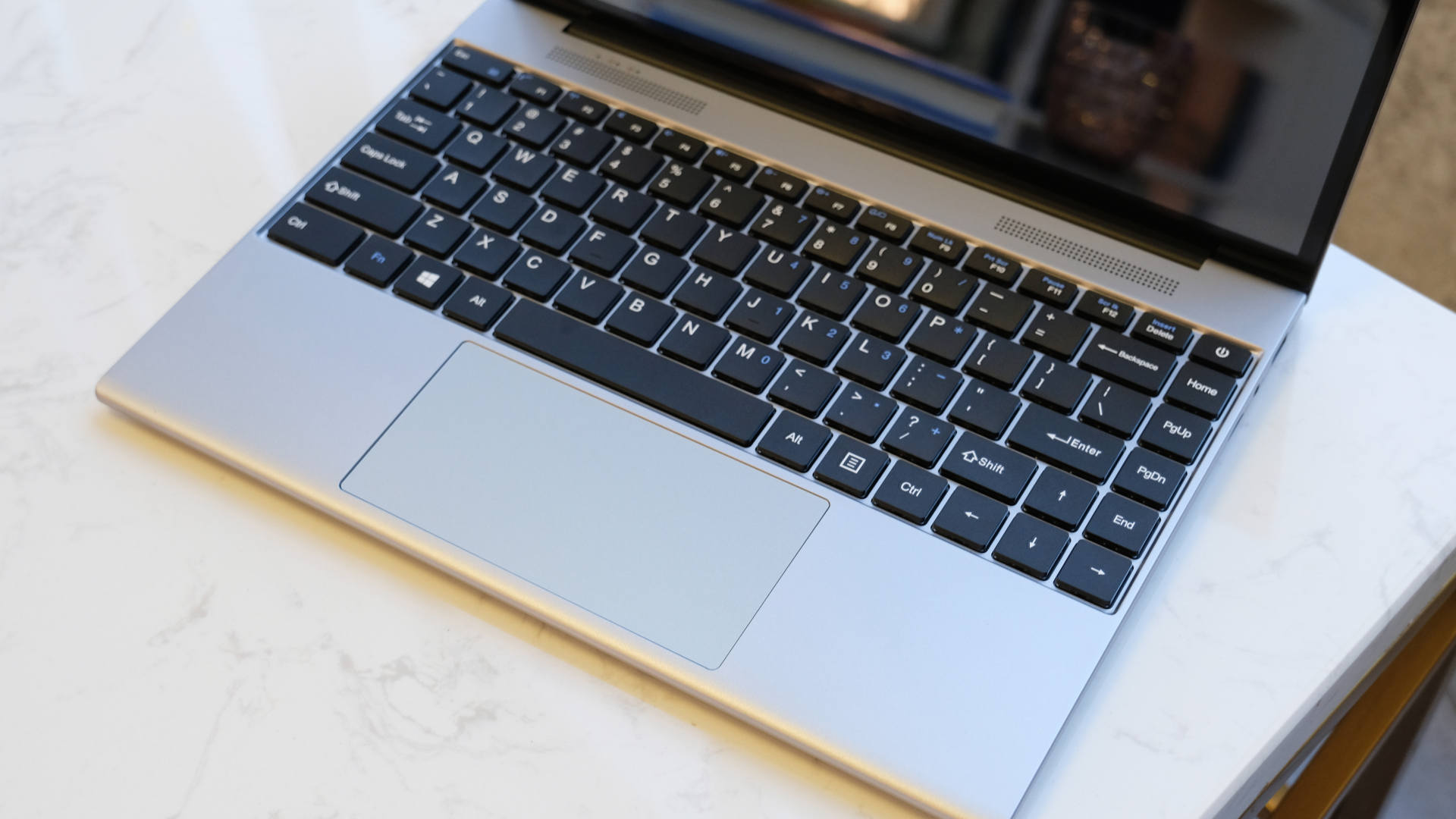 surface笔记本测评,不到2k的苹果笔记本