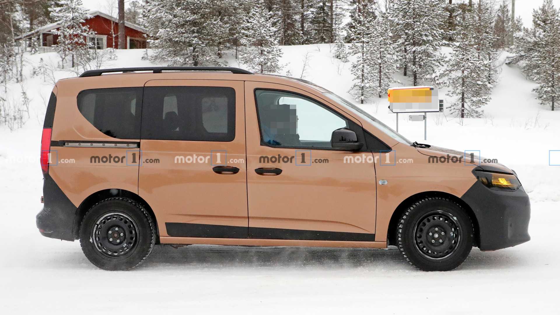 伪装为达契亚车型，全新一代大众开迪测试谍照曝光