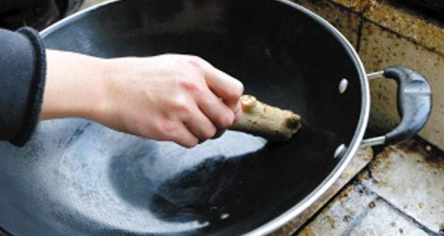 煎鱼怎么不破皮又香酥,煎鱼不粘锅教你正确煎鱼方法