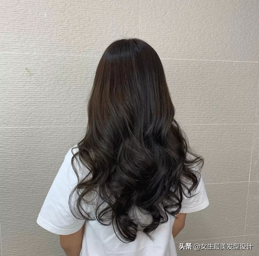 烫发中长内扣怎么打理,烫发女生推荐中长好打理