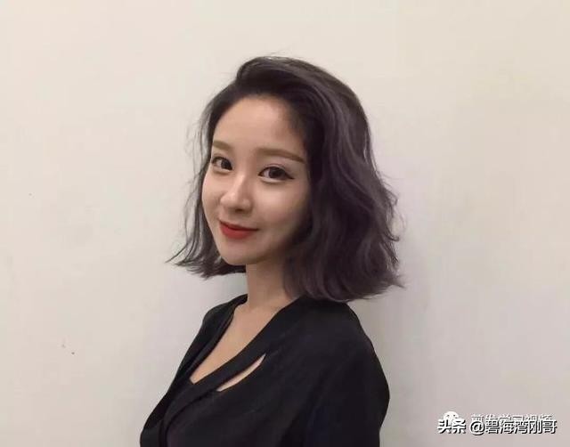 2020年最流行的发型气垫烫锁骨发,2020年最流行烫的锁骨发型