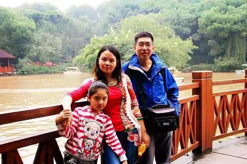 泪奔妻子去世留下孩子,妻子离世瞬间泪奔的视频