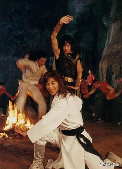 致我们逝去的童年往事只能回味,致我们逝去的童年时光一去不复返