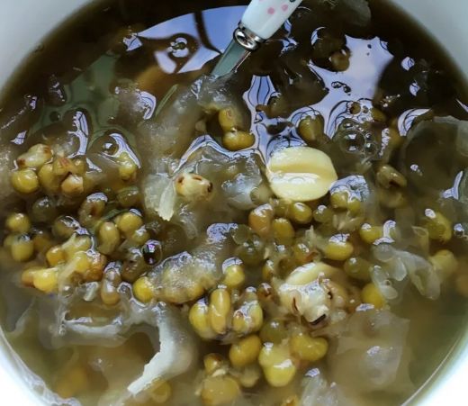 夏天怎么给孩子做雪糕简单,清凉解暑小宝贝在家就可以做雪糕