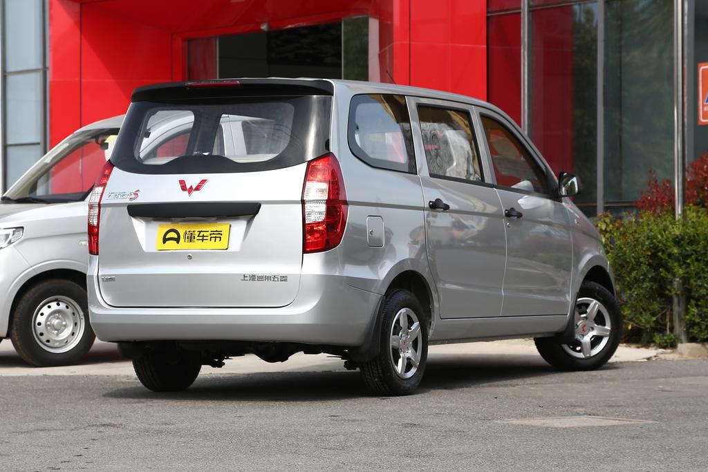 五菱宏光静态测评,五菱宏光s是属于小面还是微面