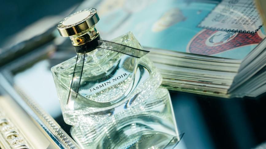 给人一种清香独立感的香水,给人感觉平易近人的香水