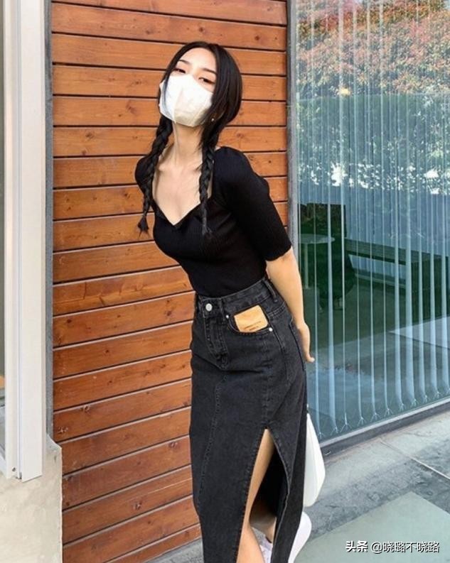 今年流行的t恤裤子搭配2021夏天,今年流行的宽松t恤搭配女