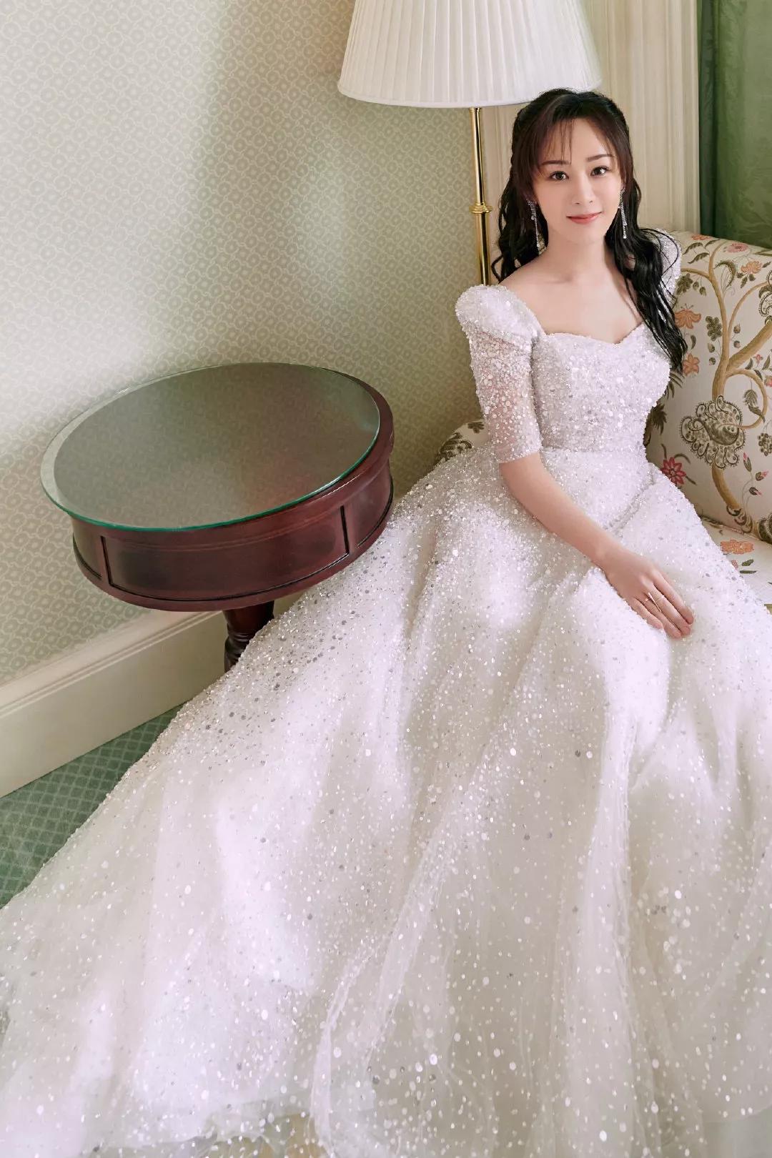 试问女生们，你们哪个能躲得了“婚纱的诱惑”呢？