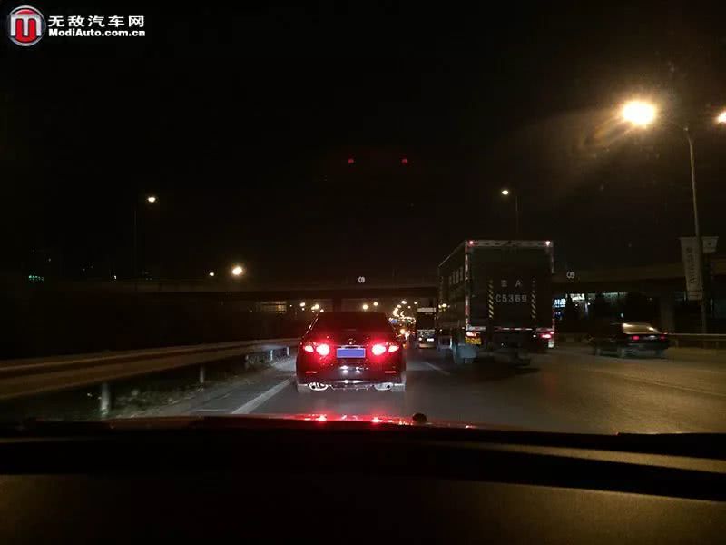 倒车灯只亮一个是怎么回事丰田,倒车灯只亮一方吗