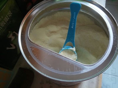 澳洲代购奶粉的真的是超市买的吗,疫情期间澳洲代购的a2奶粉安全吗