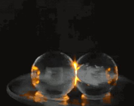 把葡萄放进微波炉爆炸实验,把两个葡萄放进微波炉