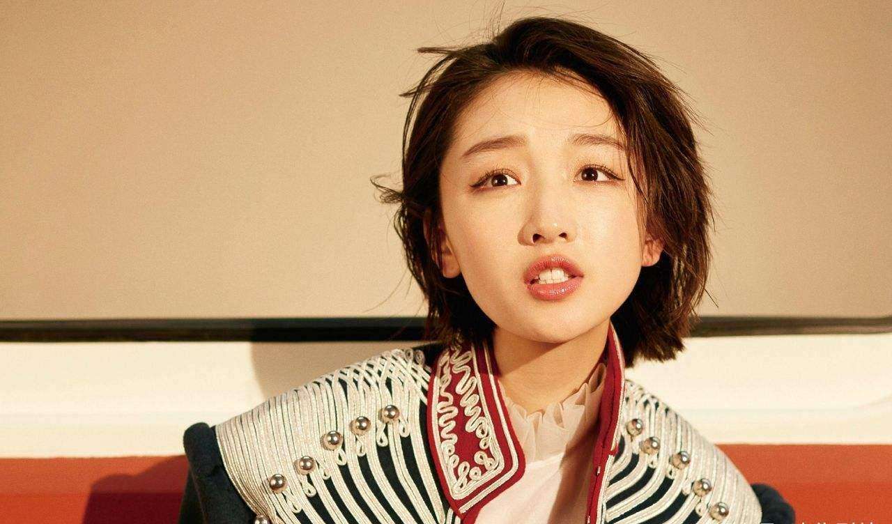 周冬雨：出道即巅峰，成最年轻双料影后，背后却离不开这两个男人