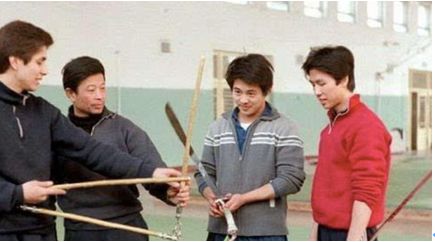 甄子丹李连杰历史对决视频,甄子丹与李连杰身体差距很大