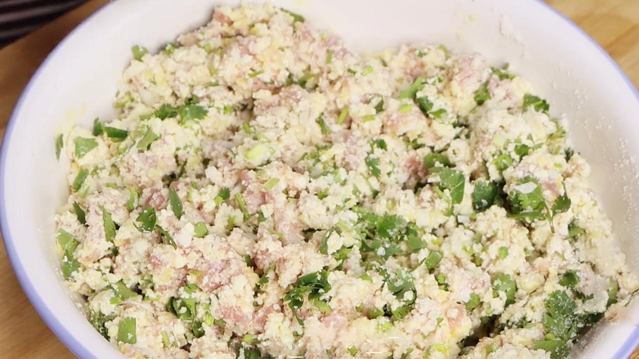 炸素丸子别只放面粉教你正确做法,炸丸子不要太粘锅